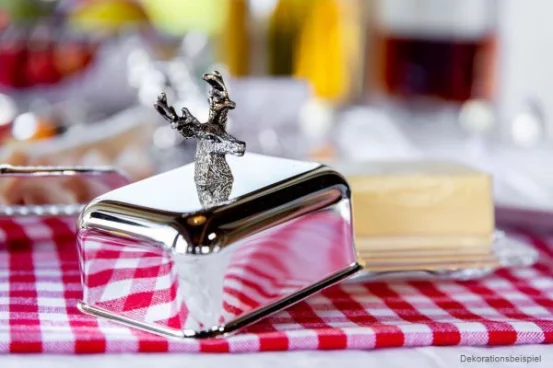 Маслянка зі срібним покриттям з декором Олень